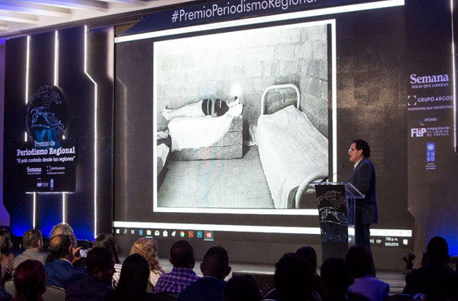 dispositivo móvil con referencia grafia del premios preiodisticos regional