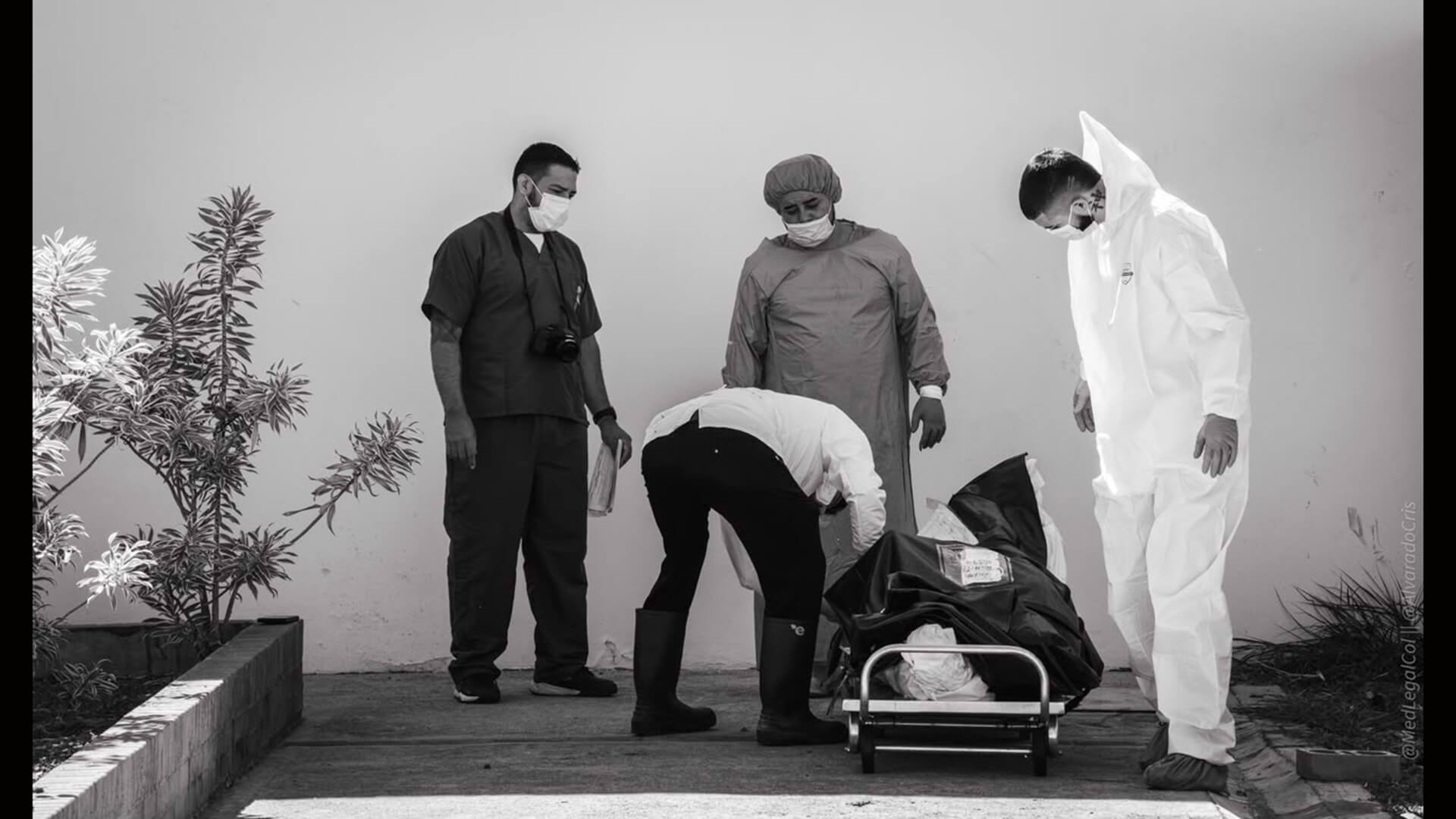 Duras imágenes deja la labor de Medicina Legal tras el terremoto en Colombia