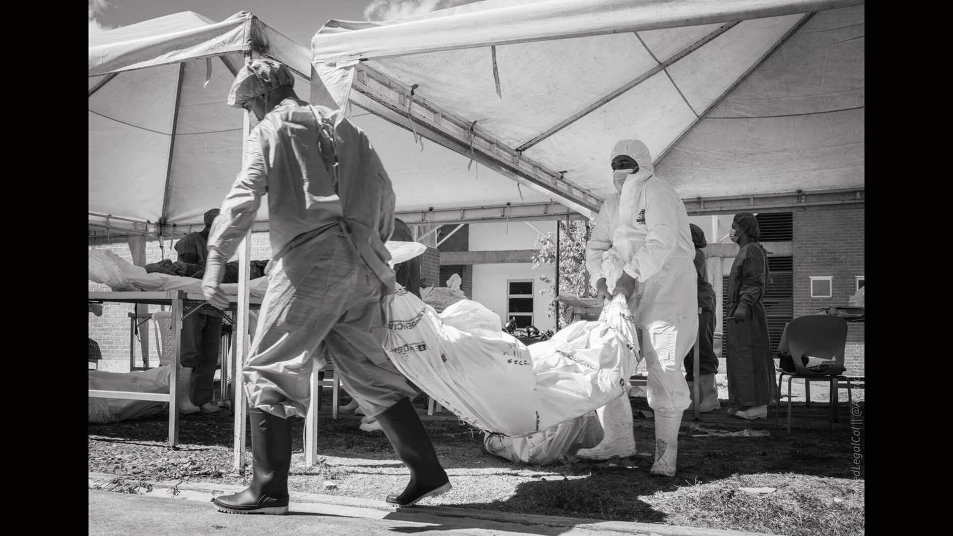 Duras imágenes deja la labor de Medicina Legal tras el terremoto en Colombia