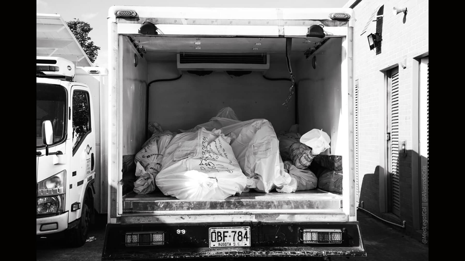 Duras imágenes deja la labor de Medicina Legal tras el terremoto en Colombia